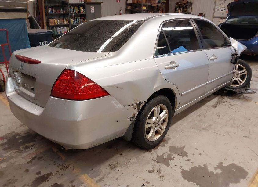 Photo 4 of 2006 Honda Accord 2.4 SE (VIN 1HGCM563X6A073946)