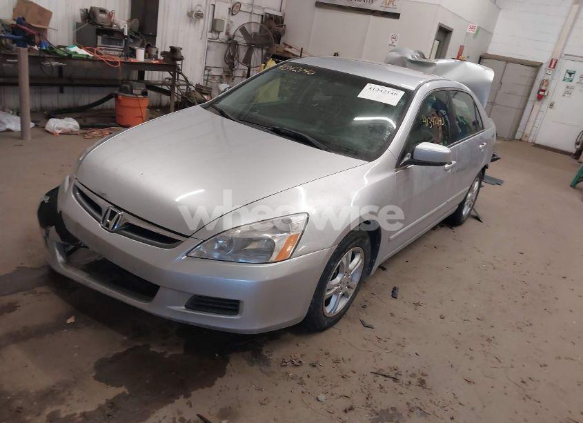 Photo 2 of 2006 Honda Accord 2.4 SE (VIN 1HGCM563X6A145535)