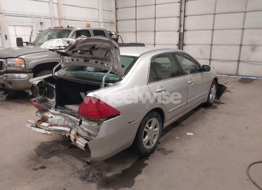 Photo 4 of 2006 Honda Accord 2.4 SE (VIN 1HGCM563X6A145535)