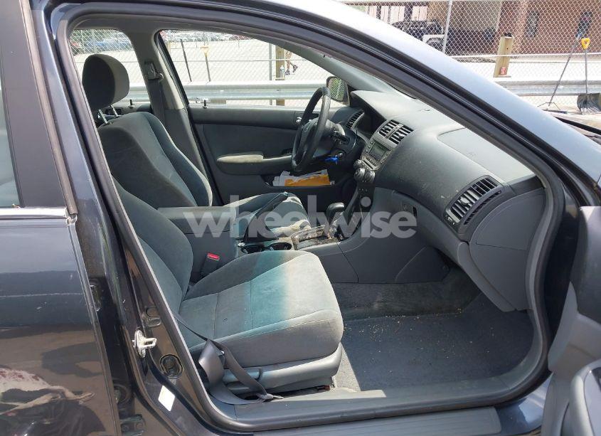 Photo 5 of 2007 Honda Accord 2.4 SE (VIN 1HGCM563X7A000366)