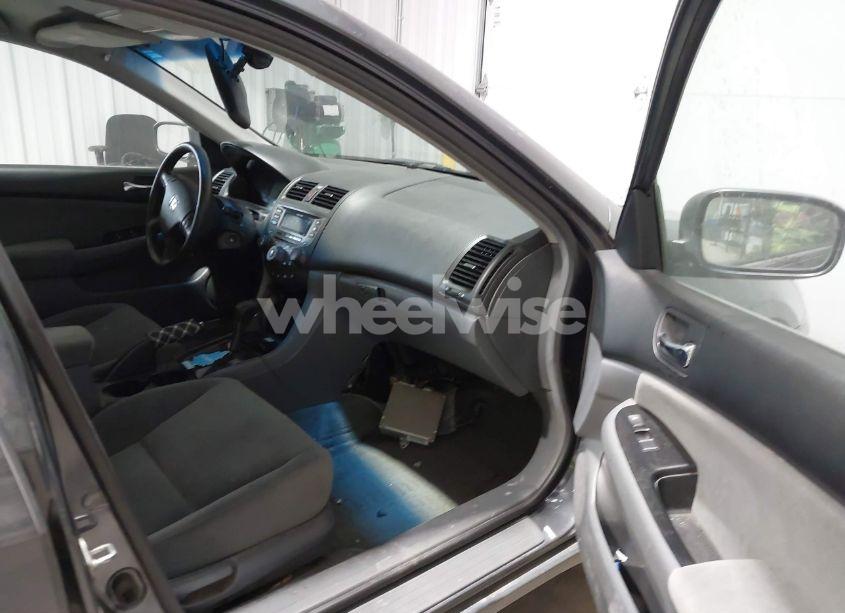 Photo 5 of 2007 Honda Accord 2.4 SE (VIN 1HGCM563X7A003249)