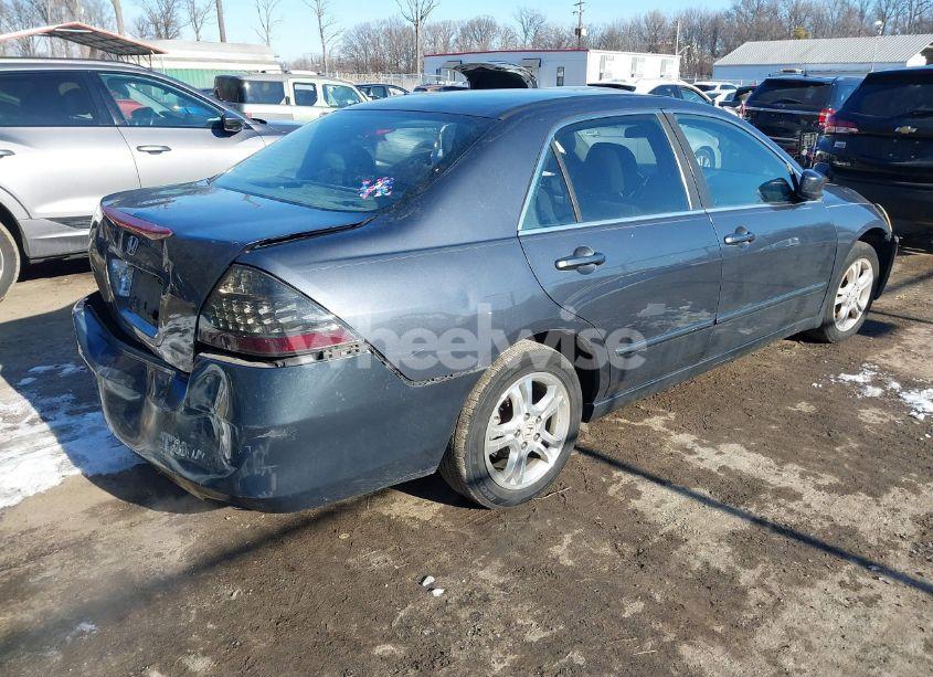 Photo 4 of 2007 Honda Accord 2.4 SE (VIN 1HGCM563X7A052242)