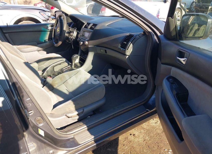 Photo 5 of 2007 Honda Accord 2.4 SE (VIN 1HGCM563X7A052242)