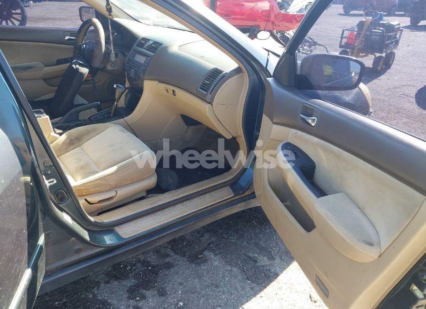 Photo 5 of 2004 Honda Accord 2.4 LX (VIN 1HGCM56404A166786)