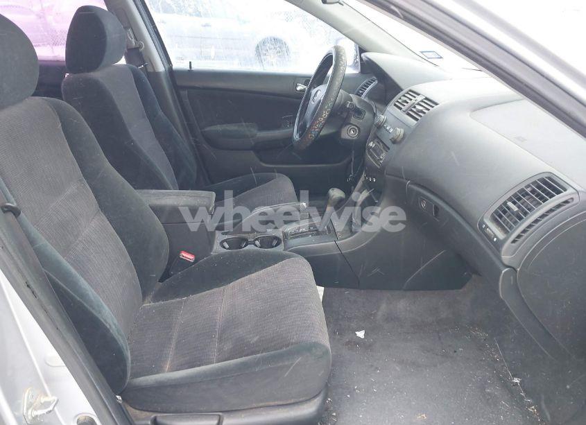 Photo 5 of 2005 Honda Accord 2.4 LX (VIN 1HGCM56405A034256)