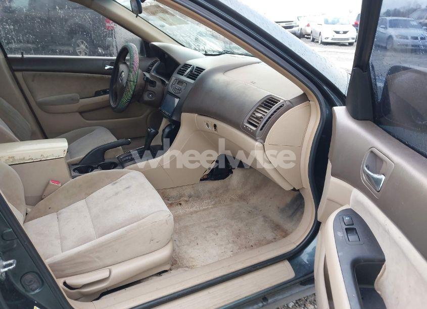 Photo 5 of 2005 Honda Accord 2.4 LX (VIN 1HGCM56405A064678)