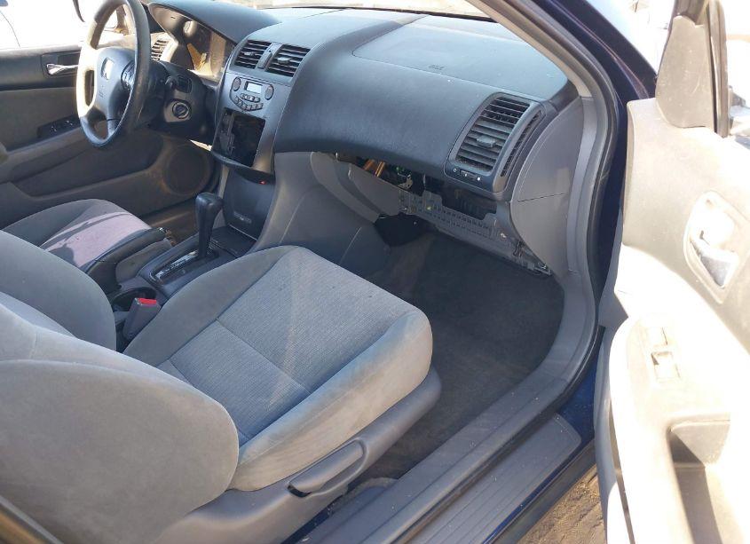 Photo 5 of 2005 Honda Accord 2.4 LX (VIN 1HGCM56405A102345)