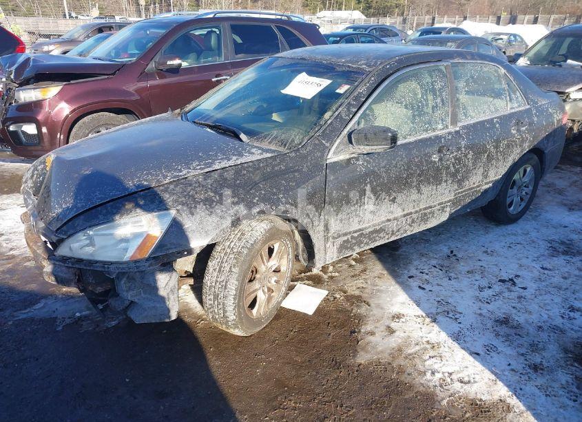 Photo 2 of 2005 Honda Accord 2.4 LX (VIN 1HGCM56405A119954)