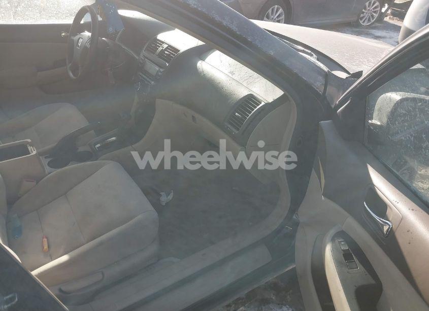 Photo 5 of 2005 Honda Accord 2.4 LX (VIN 1HGCM56405A119954)