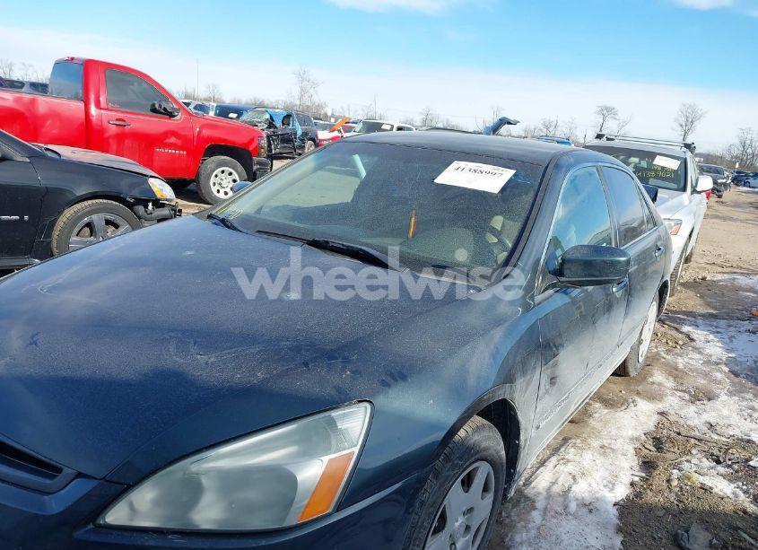 Photo 2 of 2005 Honda Accord 2.4 LX (VIN 1HGCM56405A124796)