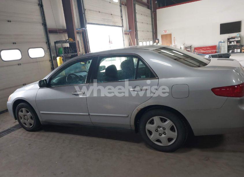 Photo 14 of 2005 Honda Accord 2.4 LX (VIN 1HGCM56405A146085)