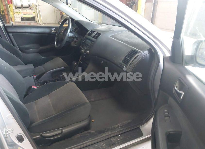 Photo 5 of 2005 Honda Accord 2.4 LX (VIN 1HGCM56405A146085)