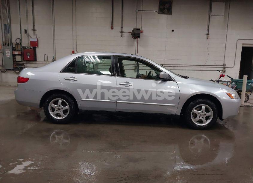 Photo 13 of 2005 Honda Accord 2.4 LX (VIN 1HGCM56405A180480)