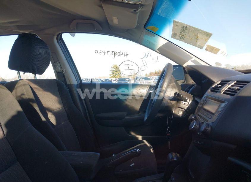 Photo 5 of 2005 Honda Accord 2.4 LX (VIN 1HGCM56405A184917)