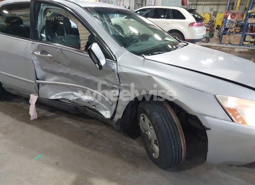 Photo 6 of 2005 Honda Accord 2.4 LX (VIN 1HGCM56405A184917)