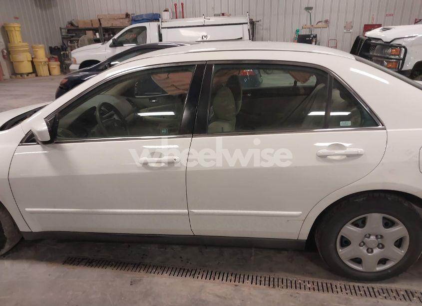 Photo 14 of 2005 Honda Accord 2.4 LX (VIN 1HGCM56405L004582)