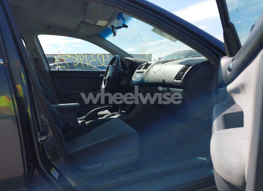 Photo 5 of 2006 Honda Accord 2.4 LX (VIN 1HGCM56406A077478)