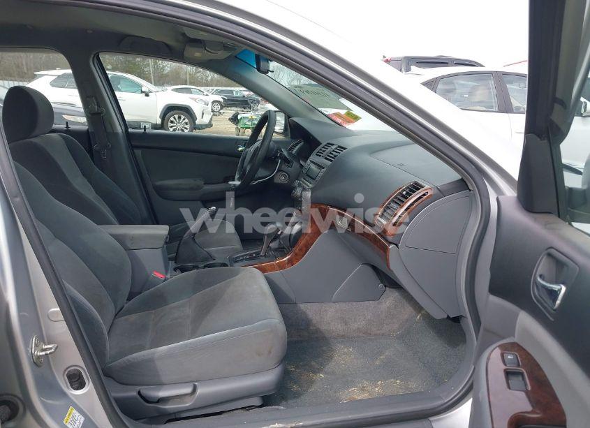 Photo 5 of 2007 Honda Accord 2.4 LX (VIN 1HGCM56407A102025)