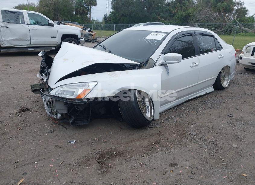 Photo 2 of 2005 Honda Accord 2.4 LX (VIN 1HGCM56415A016994)