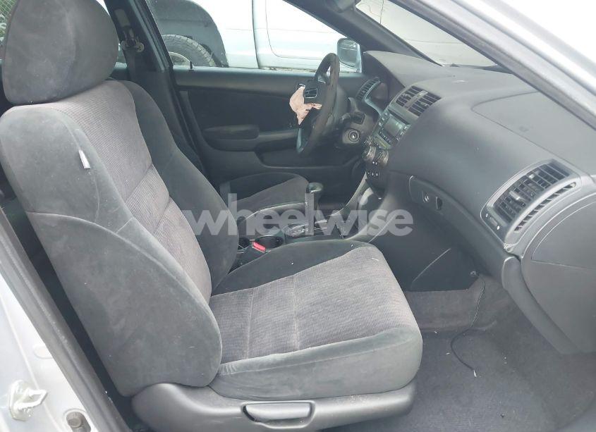 Photo 5 of 2005 Honda Accord 2.4 LX (VIN 1HGCM56415A016994)