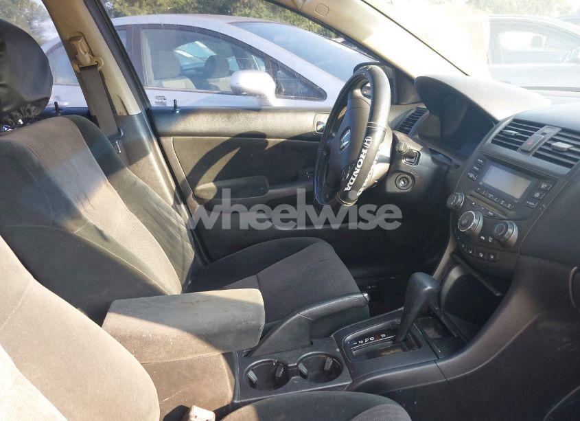 Photo 5 of 2005 Honda Accord 2.4 LX (VIN 1HGCM56415A044312)