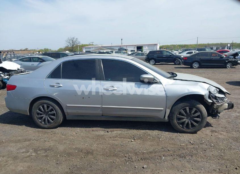 Photo 13 of 2005 Honda Accord 2.4 LX (VIN 1HGCM56415A106162)