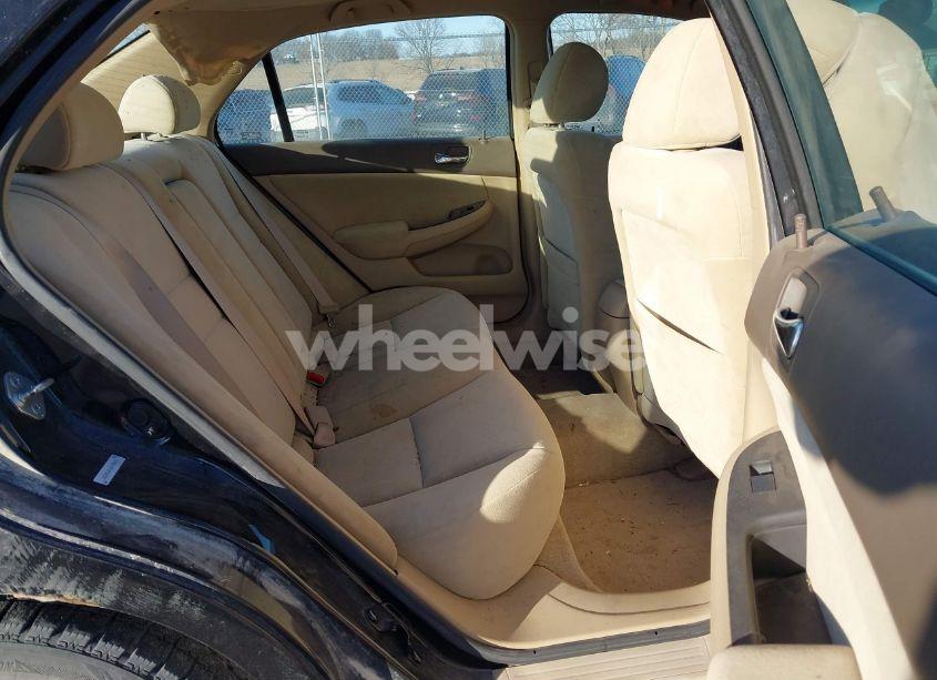 Photo 8 of 2005 Honda Accord 2.4 LX (VIN 1HGCM56415A170489)