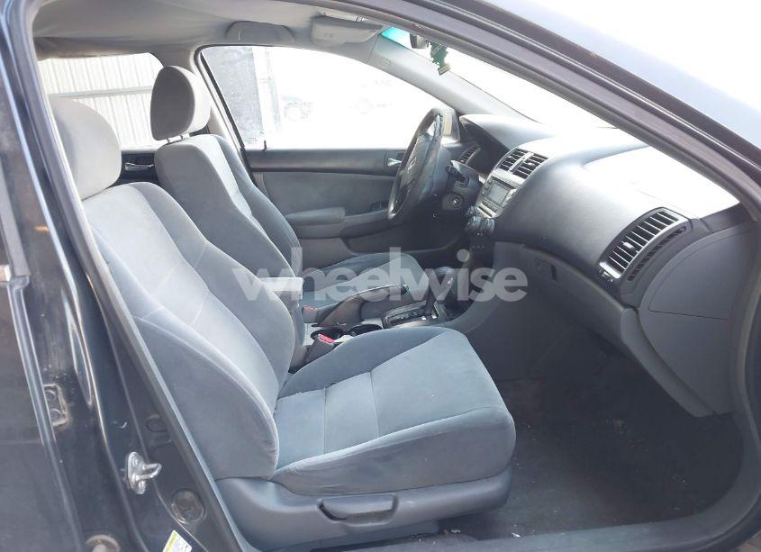 Photo 5 of 2006 Honda Accord 2.4 LX (VIN 1HGCM56416A038737)