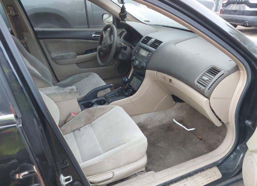 Photo 5 of 2005 Honda Accord 2.4 LX (VIN 1HGCM56425A004658)