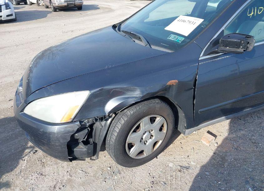 Photo 17 of 2005 Honda Accord 2.4 LX (VIN 1HGCM56425A051060)