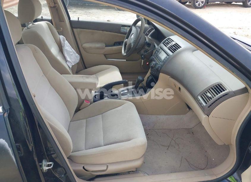 Photo 5 of 2005 Honda Accord 2.4 LX (VIN 1HGCM56425A119616)
