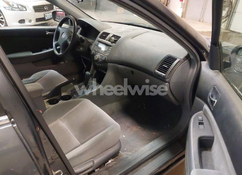 Photo 5 of 2005 Honda Accord 2.4 LX (VIN 1HGCM56425A133452)