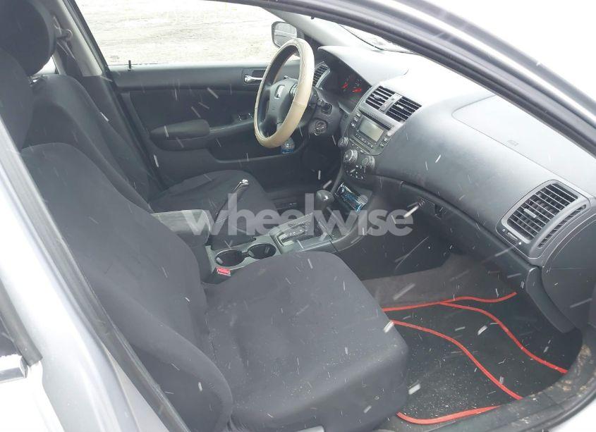 Photo 5 of 2005 Honda Accord 2.4 LX (VIN 1HGCM56425A174888)