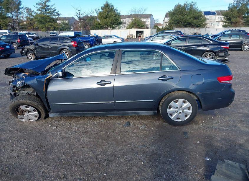 Photo 13 of 2003 Honda Accord LX (VIN 1HGCM56433A063702)