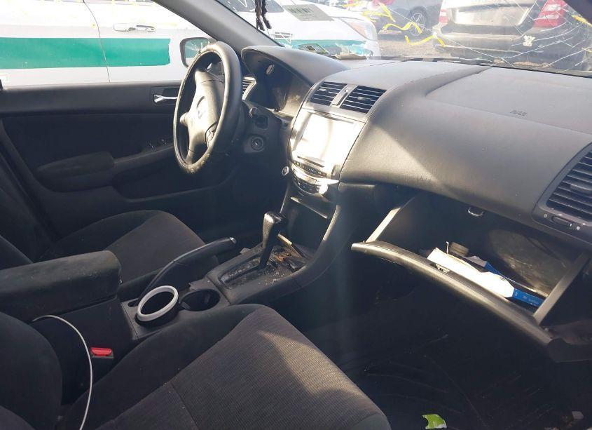 Photo 5 of 2005 Honda Accord 2.4 LX (VIN 1HGCM56435A019167)