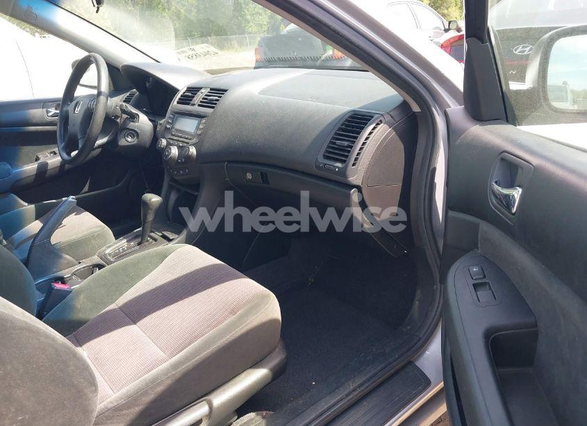 Photo 5 of 2005 Honda Accord 2.4 LX (VIN 1HGCM56435A054923)