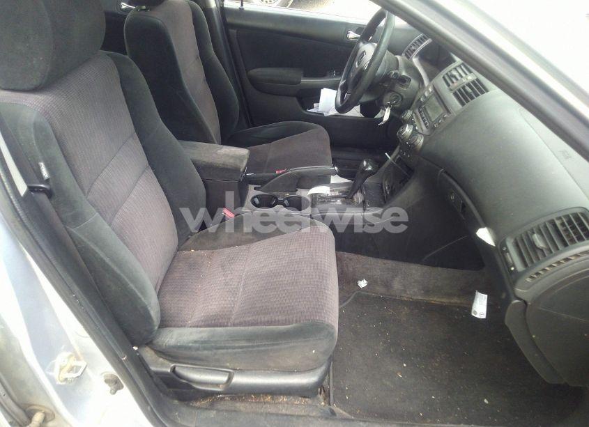 Photo 5 of 2005 Honda Accord 2.4 LX (VIN 1HGCM56435A060785)