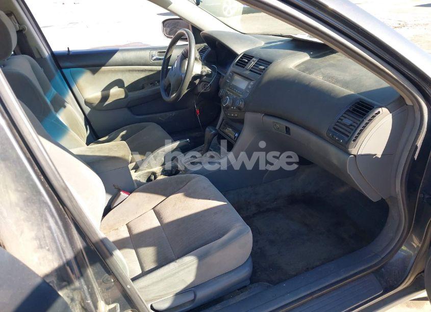 Photo 5 of 2005 Honda Accord 2.4 LX (VIN 1HGCM56435A069714)