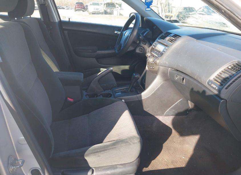 Photo 5 of 2005 Honda Accord 2.4 LX (VIN 1HGCM56435A177041)