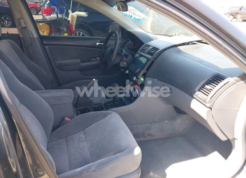 Photo 5 of 2005 Honda Accord 2.4 LX (VIN 1HGCM56435A193398)