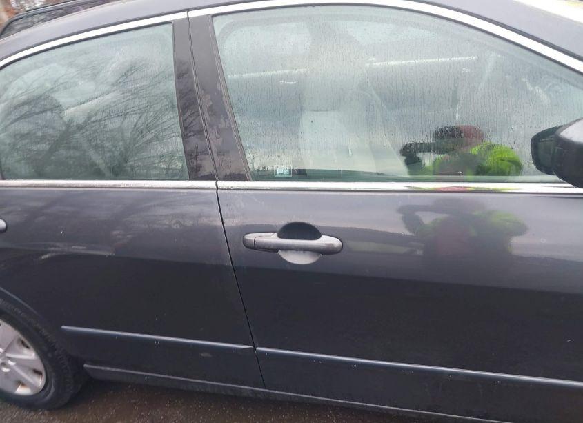 Photo 13 of 2004 Honda Accord 2.4 LX (VIN 1HGCM56444A132155)