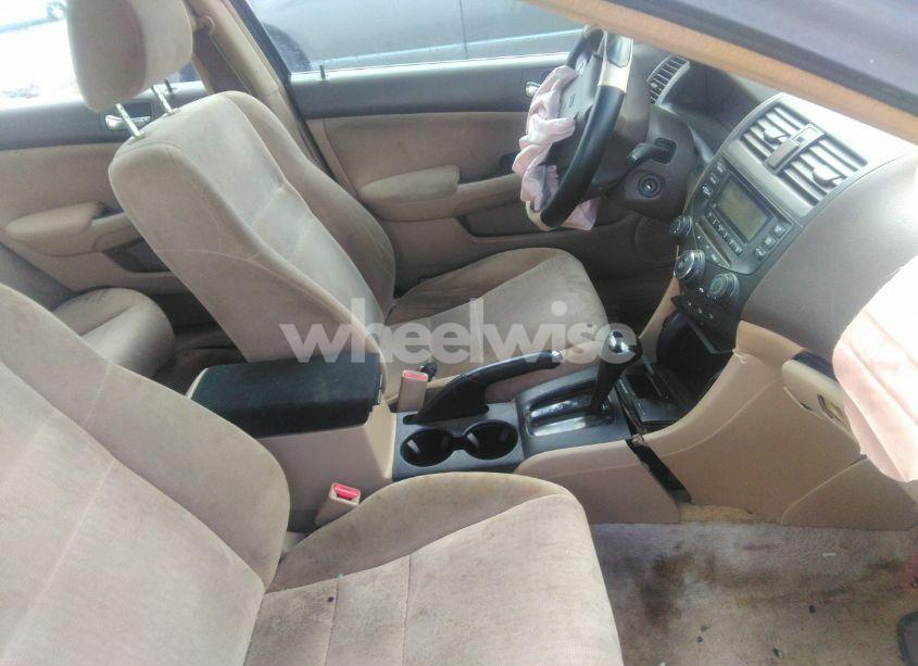 Photo 5 of 2005 Honda Accord 2.4 LX (VIN 1HGCM56445A108181)