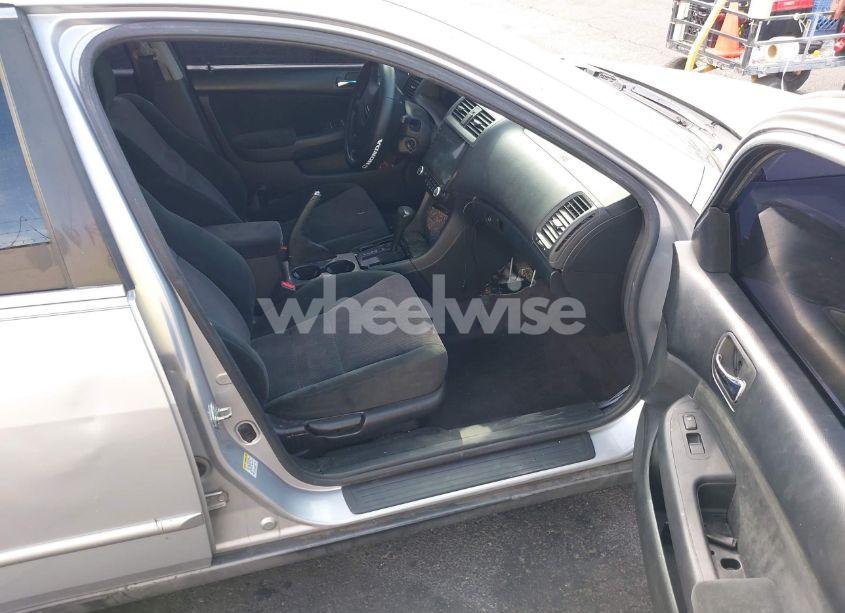 Photo 5 of 2005 Honda Accord 2.4 LX (VIN 1HGCM56445A154870)