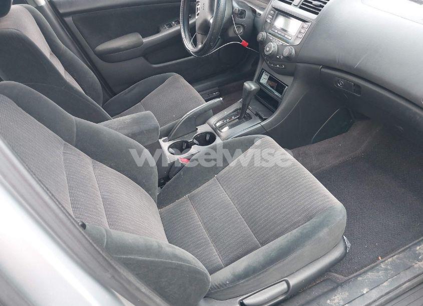 Photo 5 of 2005 Honda Accord 2.4 LX (VIN 1HGCM56445A180496)