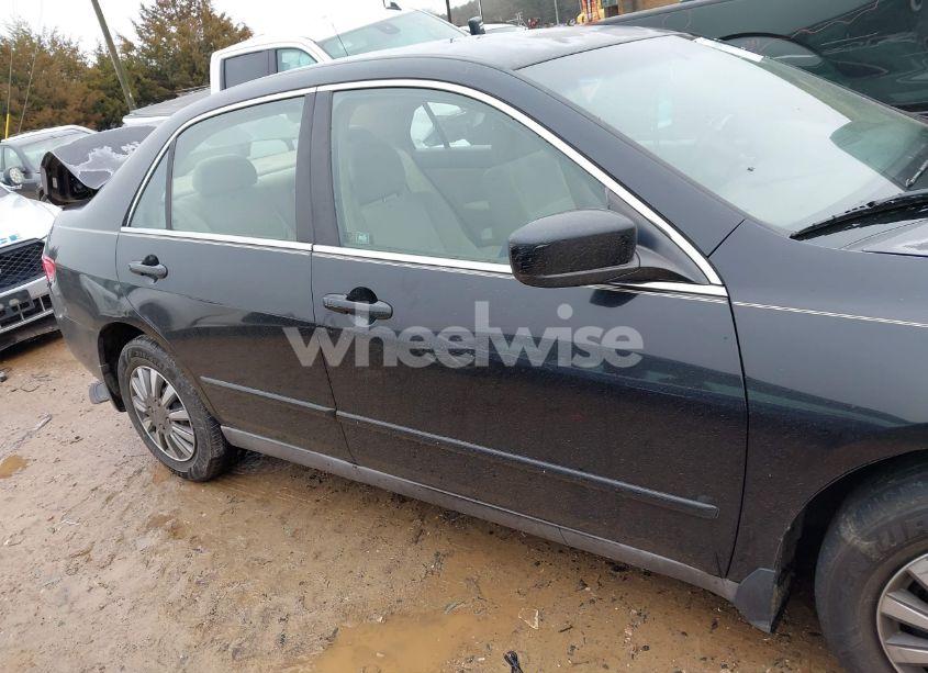 Photo 13 of 2005 Honda Accord 2.4 LX (VIN 1HGCM56445A181776)