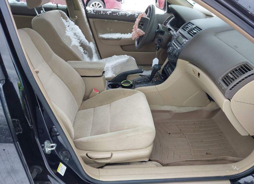 Photo 5 of 2005 Honda Accord 2.4 LX (VIN 1HGCM56455A179034)