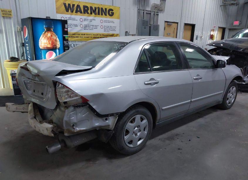 Photo 4 of 2006 Honda Accord 2.4 LX (VIN 1HGCM56456A154717)