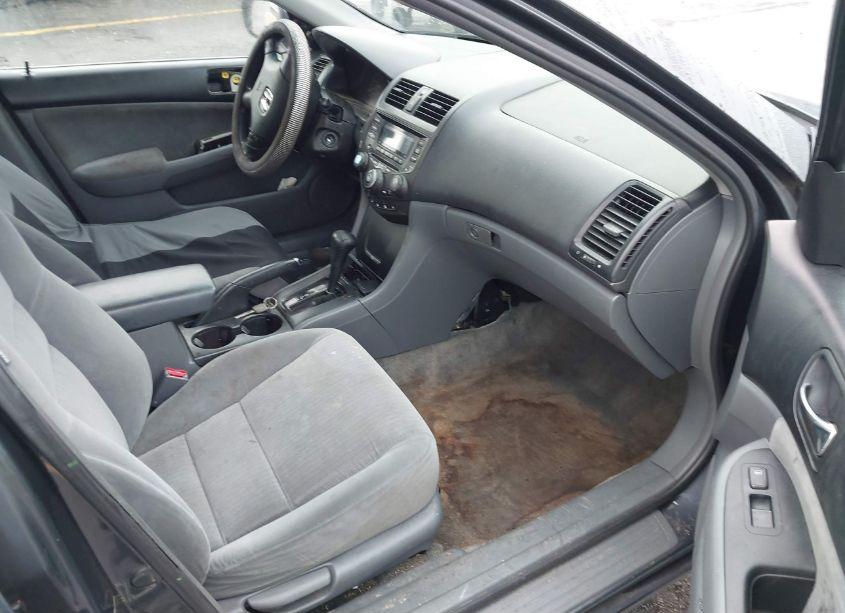 Photo 5 of 2005 Honda Accord 2.4 LX (VIN 1HGCM56465A012665)