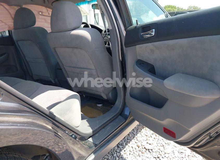 Photo 8 of 2005 Honda Accord 2.4 LX (VIN 1HGCM56465A115858)