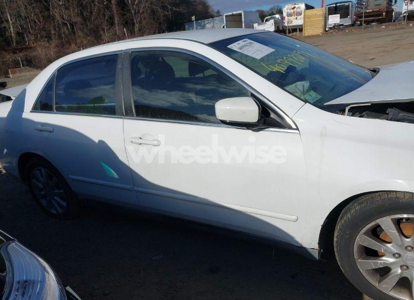 Photo 13 of 2005 Honda Accord 2.4 LX (VIN 1HGCM56465A164817)